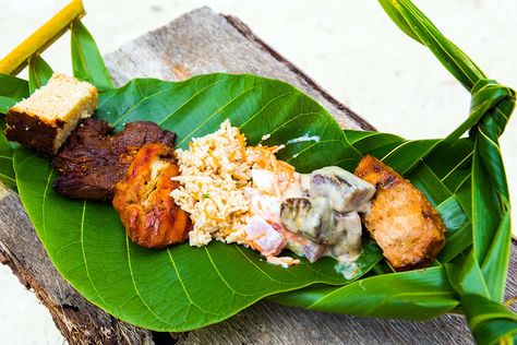 Fish In Coconut Milk, Polynesian Dishes, Fijian Food, Chicken Coconut, Polynesian Food, Popular Dishes, Tasty Vegetarian Recipes, Island Food, Raw Vegetables