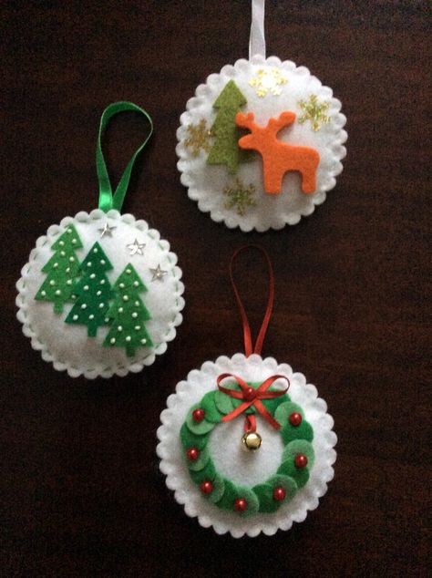 Christmas baubles Christmas Tree Baubles Handmade, Felt Baubles Christmas, Felt Baubles, Diy Felt Christmas Ornaments, Felt Crafts Christmas, Christmas Felt, Felt Christmas Decorations, Felt Christmas Tree, Felt Decorations