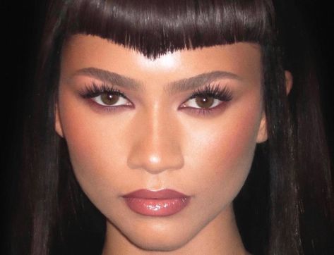 zendaya 2000s Makeup Looks, Zendaya Makeup, Y2k Makeup, Brown Eyeshadow, Face Card, Baddie Makeup, Grunge Makeup, Editorial Makeup, Festival Looks