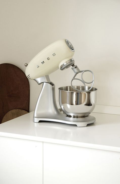 Baking Equipment Kitchen Tools, Smeg Stand Mixer, Baking Mixer, Smeg Kitchen, Best Dishwasher, Baking Equipment, Stainless Steel Mixing Bowls, Best Air Fryers, Kitchen Mixer