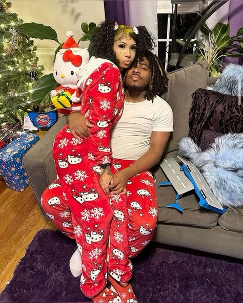 Black Man Winter Outfits, Couple Pjs Matching Christmas, Matching Winter Outfits For Couples, Couple Christmas Pajamas Black People, Matching Black Couple Outfits, Cute Pjs Aesthetic, Matching Pjs For Couples, Matching Christmas Pajamas Couples, Black Couple Outfits