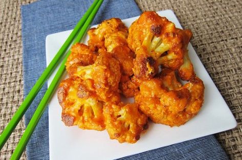 Bang Bang Cauliflower Bang Bang Cauliflower Recipe, Bang Bang Cauliflower, Buffalo Cauliflower Recipes, Cauliflower Recipe, Buffalo Cauliflower, Vegetarian Entrees, Paleo Breakfast, Cauliflower Recipes, Almond Recipes