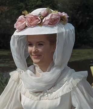 Truly Scrumptious from "Chitty Chitty Bang Bang". I absolutely loved her hats when I was a child. Still do. Sally Ann Howes, Chitty Chitty Bang Bang, Truly Scrumptious, Spot The Difference, Victorian Goth, Child Actors, Edwardian Era, Musical Movies, Bang Bang