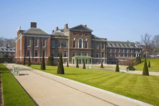 Kensington Palace Apartments, Kensington Palace Gardens, Anmer Hall, Baby Guide, Room London, Castle Mansion, Kensington And Chelsea, Kensington Gardens, English Manor