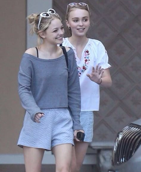 Alana & Lily Rose Depp Alana And Lily, Alana Champion, Lily Rose Depp, Lily Rose, Models Off Duty, Girl Icons, It Girls, Sweet Girls, Gossip Girl