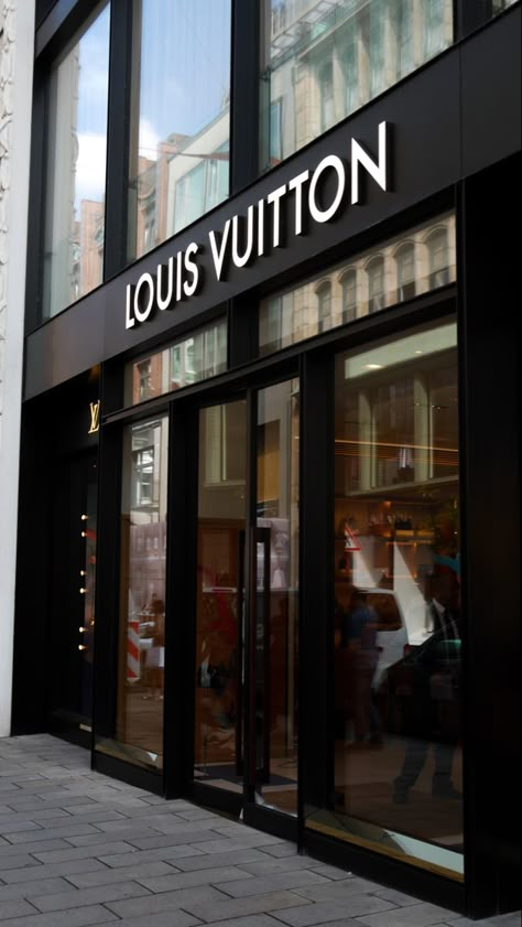 Louis Vuitton Store Aesthetic, Storefront Aesthetic, Lv Store, Barber Shop Interior, Louis Vuitton Top, Louis Vuitton Store, Storefront Design, First Youtube Video Ideas, Dream Apartment Decor