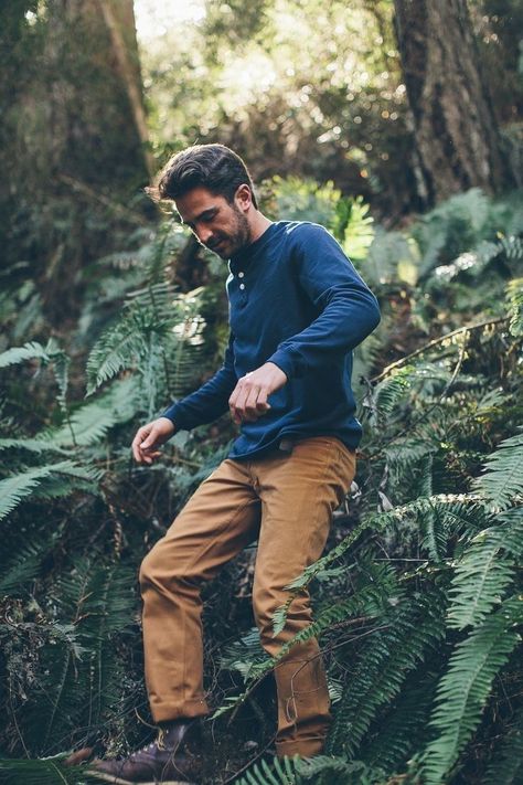 Mens Outdoorsy Style, Outdoorsy Men Style, Writer Retreat, Granola Men Style, Outdoorsy Style Men, Lumberjack Chic, Camping Outfit Fall, Hiking Outfit Ideas, Outdoorsy Men