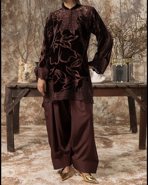 Velvet ready to wear Link in bio Velvet Co Ord Set, Kurti Neck Designs Latest Fashion, Pakistani Cotton Suits, Gharara Suits, Organza Suits, Tonal Embroidery, Sharara Suits, Velvet Dress Designs, Shirt Trouser