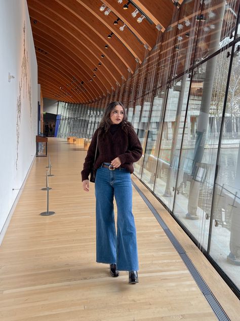 Winter Museum Date Outfit, Bootleg Jeans Outfit Winter, Museum Winter Outfit, Museum Date Outfit Winter, Knee High Boots Outfit Jeans, Winter Museum Outfit, Jeans With Boots Outfit, Museum Outfit Winter, Museum Day Outfit