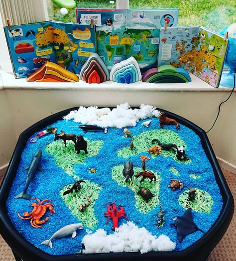 ?️World Map🗺️ #TRAYFORTHEDAY 🌍An educational #tufftray studying the continents of the world using our @usborne_books 'Planet Earth' and Planet Earth Activities For Kids, Around The World Tuff Tray, Continent Sensory Bin, Earth Day Tuff Tray, Around The World Sensory Bin, World Environment Day Activities, Tuff Tray Ideas Toddlers, Continents Of The World, Tuff Tray Ideas