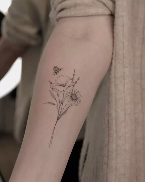 Wild Flower Tattoo, Tattoo Design Ideas For Women, Aster Flower Tattoos, Jasmine Tattoo, Violet Flower Tattoos, Daisy Tattoo Designs, Realistic Flower Tattoo, Violet Tattoo, Poppy Flower Tattoo