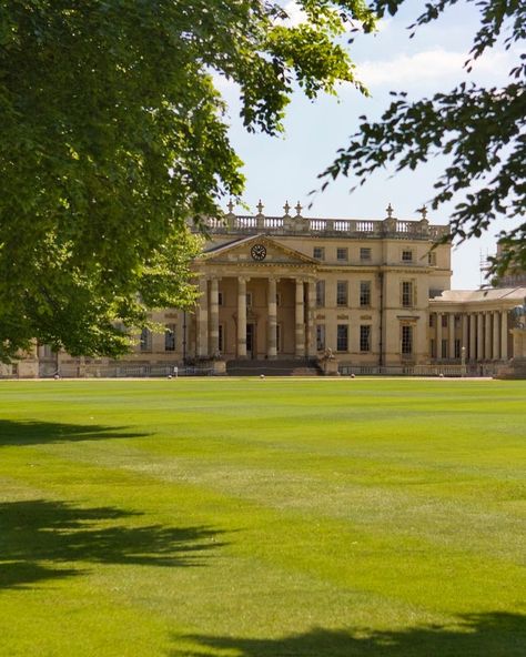 English Estates, Mansion Art, Rich House, Stowe House, House England, Uk Houses, English Homes, Period Architecture, Classic Mansion