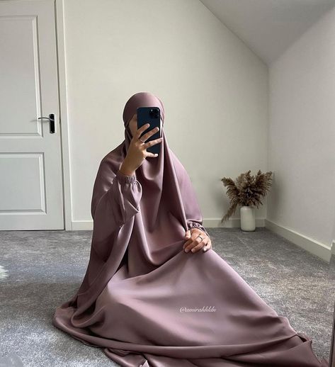 Hooded Abaya, Habits Musulmans, Islamic Clothes, Hijabi Outfit, Pashmina Hijab Tutorial, Hijab Bride, Loose Maxi Dress, Muslim Dress, Arab Fashion