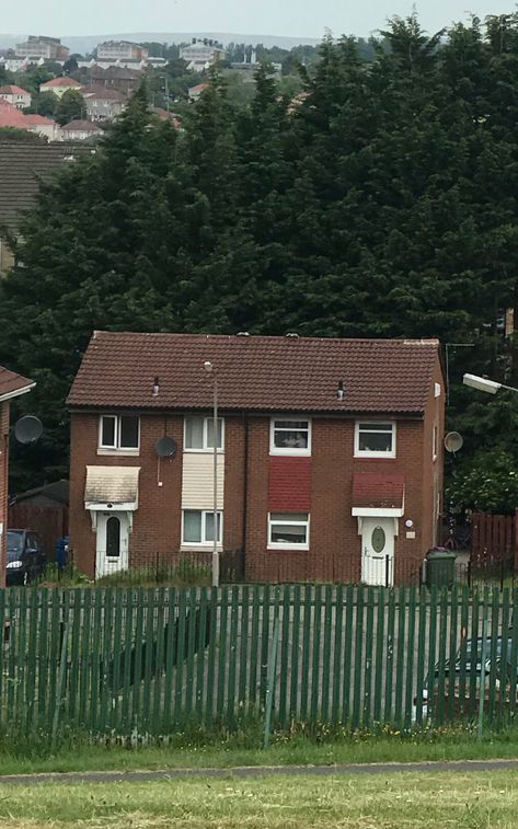 Semi-detached homes #howwelive #howwedwell #urbanarchitecture #streetphotography #tollcross #glasgow #scotland Architectural Photos, Oc Group, Council Estate, Council House, British Council, Urban Architecture, Glasgow Scotland, Semi Detached, Side By Side