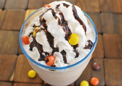 Reese’s Pieces Milkshake | Fake Ginger @Amanda Snelson Snelson Livesay Reese's Peanut Butter Bars, Peanut Butter Milkshake, Fake Ginger, Homemade Milkshake, Reese's Pieces, Milkshake Recipe, Boy Birthday Party Ideas, Homemade Peanut Butter, Milkshake Recipes