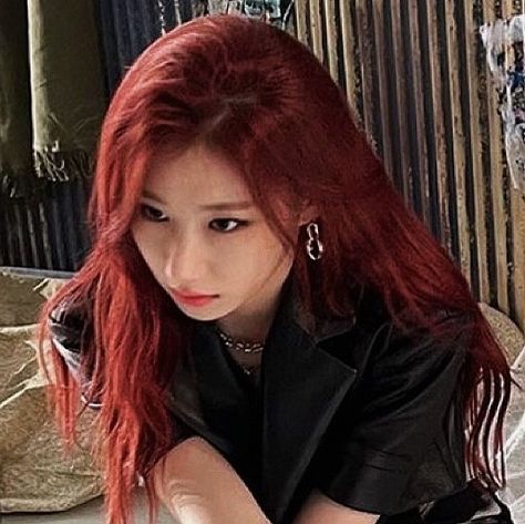 Chaeryeong Itzy, Kpop Aesthetic, Kpop Girl Groups, K Idols, Korean Girl, Pretty Woman, Hair Inspo, K Pop, Red Hair