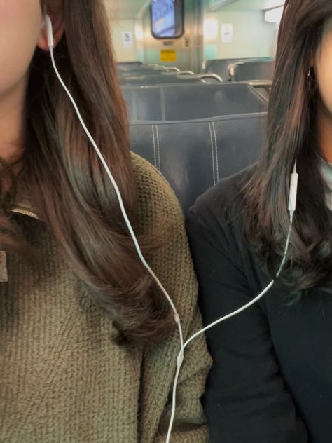 Two People Sharing Earphones Aesthetic, Sharing Earphones Aesthetic, Two People Sharing Headphones, Sharing Music Aesthetic, Sharing Earphones, Couple Listening To Music Aesthetic, Sharing Earbuds Aesthetic, Sharing Headphones Aesthetic, Sharing Music