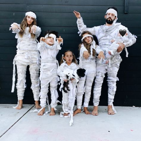 Mummy Diy Costume Women, Mummy Mommy Costume, Mommy Halloween Costume, Couples Mummy Costume, Homemade Mummy Costume Women, Mummy Family Costumes, Female Mummy Costume, Mummy Costume Couple, Mummy Costume Women Diy