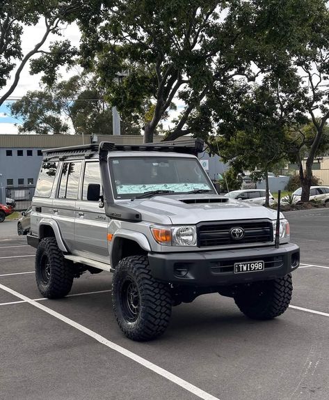 76 Series Landcruiser, Toyota 70 Series, Toyota Land Cruiser 70 Series, Land Cruiser 70 Series, Bodybuilding Pictures, Toyota Landcruiser, Dream Trucks, Toyota Trucks, Toyota Land Cruiser