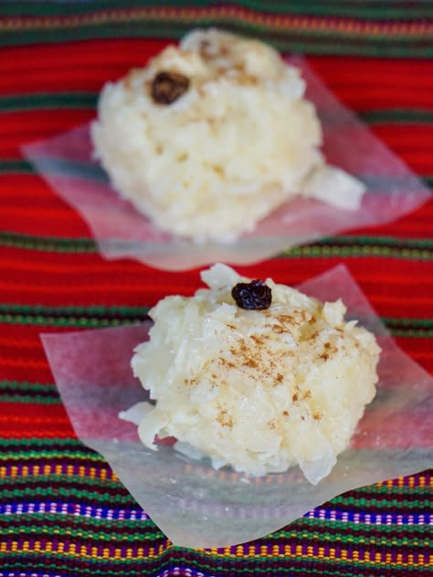 Guatemalan Desserts, Guatamalan Recipes, Guatemala Food, Milk Custard, Guatemalan Recipes, Sesame Cookies, Popular Dessert, Milk Candy, Coconut Candy