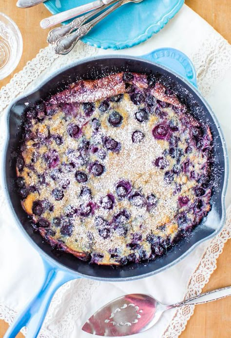 Blueberry Dutch Baby Pancake - Something to do with all of the blueberries I picked in MI today! Blueberry Dutch Baby, Dutch Baby Recipe, Baby Pancakes, Averie Cooks, Dutch Baby Pancake, Easy Brunch Recipes, Nutella Brownies, Mothers Day Breakfast, French Dessert