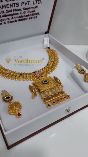 Gold Necklace Set Bridal, Indian Gold Jewellery Design, Long Gold Necklace, Health Chart, Haldi Outfits, Unique Gold Jewelry Designs, Angrakha Style, Bridal Necklace Designs, Gold Bangles For Women