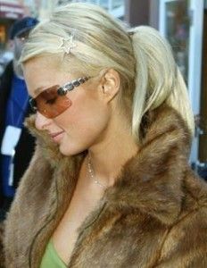 Paris Hilton Ponytail Ways To Style A Ponytail, Style A Ponytail, Paris Hilton Hair, Paris Hilton Aesthetic, Paris Hilton 2000s, Paris Hilton Style, 2000s Sunglasses, Princess Paris, Cute Ponytail