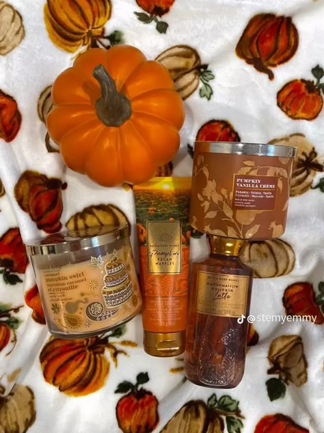 Bath And Body Works Halloween 2024, Fall Bath And Body Works Aesthetic, Bath And Body Works Fall Scents, Fall Bath And Body Works, Fall Body Care, Bath And Body Works Autumn, Bath And Body Works Aesthetic, Bath And Body Works Halloween, Bath And Body Works Products