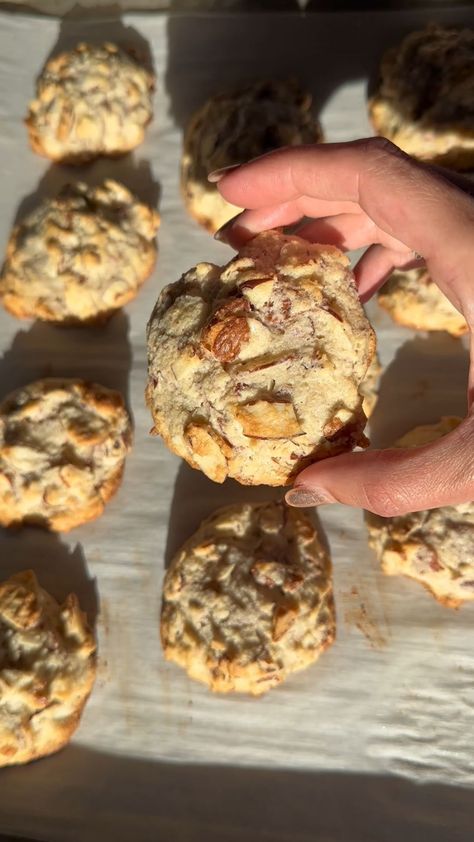 Almond Croissant Cookie Recipe | Easy One-Bowl Recipe Pecan Frangipane, Almond Desert, Croissant Cookie Recipe, Croissant Rolls, Croissant Cookie, Almond Croissants, Cranberry Bliss, Gluten Free Ice Cream, Bar Desserts