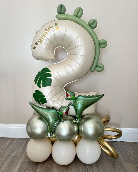 Party Balloons Diy, Balloons Galore, Balloon Bouquet Diy, Dinosaur Birthday Party Decorations, Dinosaur Balloons, Balloon Garland Diy, Dinosaur Themed Birthday Party, Balloon Crafts, Diy Balloon Decorations