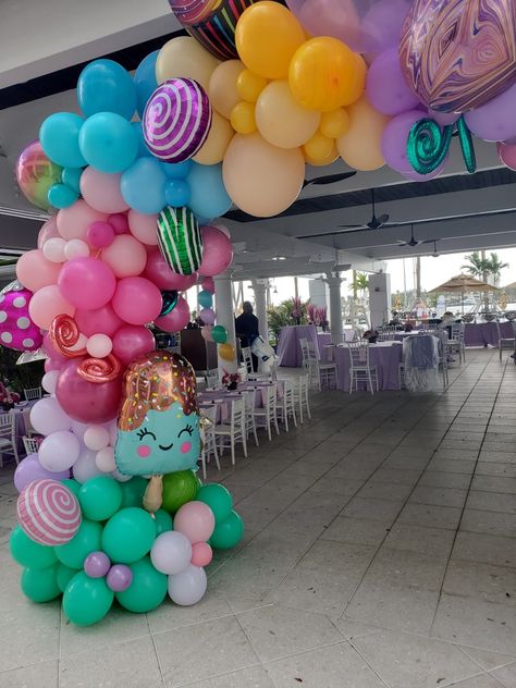 Candy Theme Birthday, Sailor Moon Birthday, Vanellope Y Ralph, Candy Theme Birthday Party, Candy Balloons, Sweets Candy, Candyland Birthday, Candy Theme, 1st Birthday Decorations