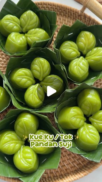 Indonesian Food Traditional, Daun Pandan, Jamun Recipe, Food Traditional, Indonesian Food, April 29, Sweet Snacks, Tart, Cooking Recipes