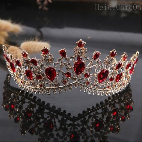 Red Quince Theme, Quince Crown, Red Quinceanera Ideas, Quinceanera Red, Quinceanera Jewelry, Quinceanera Crown, Red Quince, Crown Aesthetic, Quince Decorations