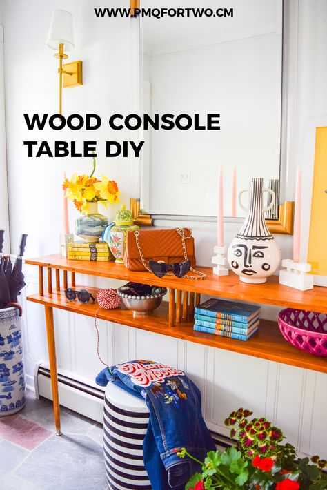 A wood console table DIY you can make without screws! Get the sleek mid century modern look using pine boards and dowels from the Home Depot. Grab the plans on the blog! Console Table Diy, Mid Century Modern Console, Mid Century Modern Console Table, Crafts With Wood, Console Diy, Console Table Ideas, Diy Mid Century Modern, Diy Mid Century, Diy Console Table