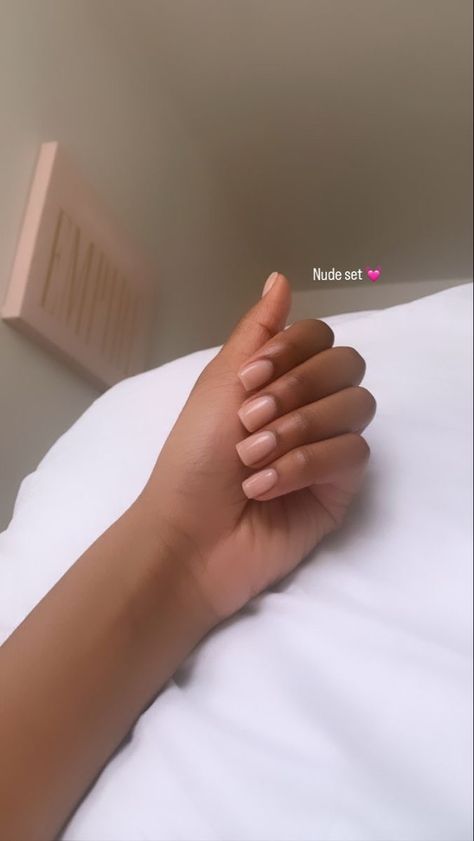 Clean Nails Black Woman, Natural Set Nails, Natural Nail Set, Short Natural Acrylic Nails, Natural Nude Nails, Short Nude Nails, Acrylic Natural Nails, Natrual Nails, Natural Looking Acrylic Nails