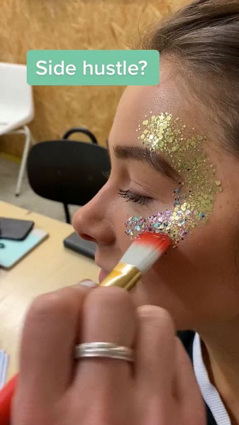 Festival Makeup Rave Glitter, Neon Glitter Makeup, Makeup Event Ideas, Glitter Editorial Makeup, Festival Eye Makeup Glitter, Glitter Face Ideas, Glitter Mixes Ideas, Pride Glitter Makeup, Cheerleading Makeup Ideas Glitter