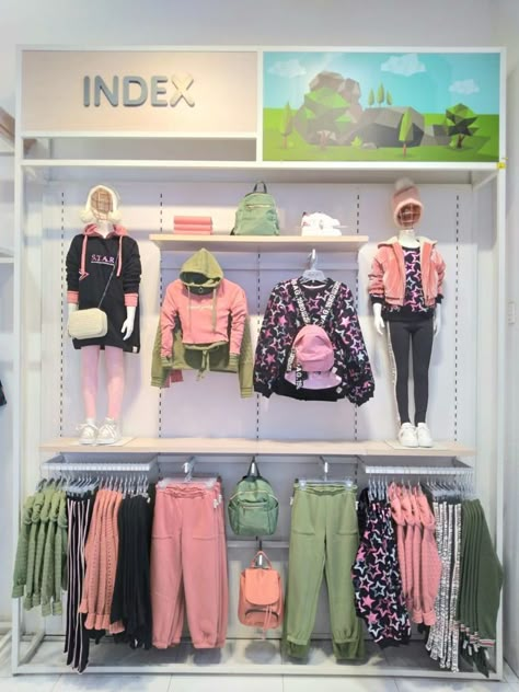 Children Boutique Display, Kids Clothing Store Design, Boutique Store Displays, Grafic Tees, Focus Point, Clothing Store Design, Boutique Display, Storing Clothes, Living Room Partition