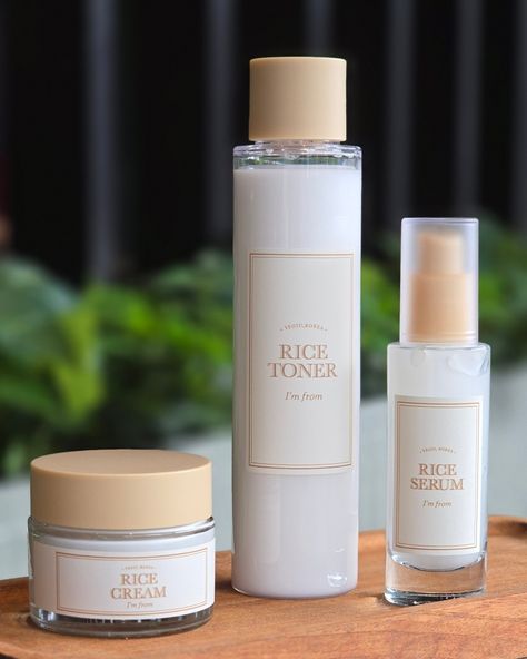 🌾 Hey beauties! 🌾 Say hello to the ultimate Asian Beauty Secret - rice! 🍚✨ Thanks to @iamfrom_global, we can now unlock the power of rice with their Rice Line. 🙌🏼 This Korean skincare brand is all about transparency and using natural ingredients to create mild and effective products for all skin types. 💚 With rice being the star ingredient, you can expect healthy and glowing skin with every use. ✨ The Rice Toner has 77.78% rice extract to smooth and prep your skin for deep moisturization. 😍 W... Rice Toner, Skincare Brand, Korean Skincare, All Skin Types, Beauty Secrets, The Star, Say Hello, Glowing Skin, Natural Ingredients