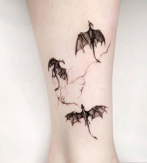 Dragon Tattoo Drawing, Dragon Tattoo Ideas, Small Dragon Tattoos, Bookish Tattoos, M Tattoos, Dragon Tattoo For Women, Marvel Tattoos, Tatuaje A Color, Stylist Tattoos