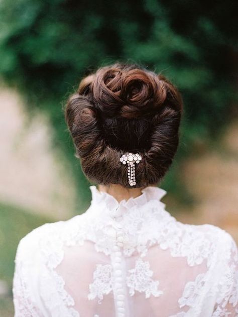 Edwardian wedding hairstyles Upstyle Wedding Hair, Pearl Hair Pin Wedding, Historical Hairstyles, Vintage Updo, Edwardian Hairstyles, Edwardian Wedding, Bridal Musings, Wedding Hair Inspiration, Pearl Hair Pins