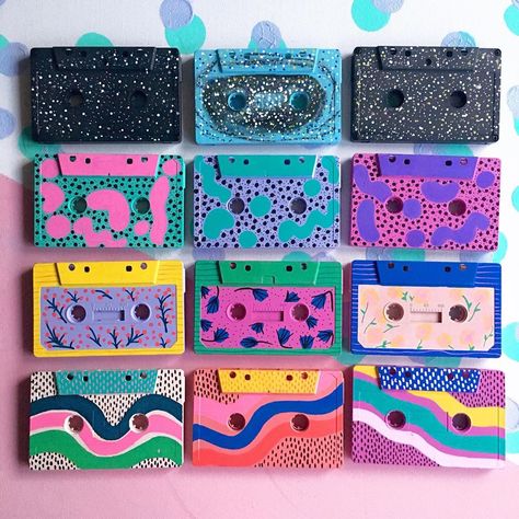 Painted Cassette Tapes, Painted Cassette, Cassette Tape Crafts, Cassette Tape Art, Hand Painted Designs, Painted Pots Diy, Tape Painting, Adornos Halloween, Cd Art