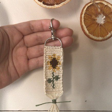 Bracelet Pattern Alpha, Alpha Pattern Keychain, Alpha Patterns Bracelet, Crochet Alpha Pattern, Alpha Patterns Crochet, Keychains To Make, Alpha Bracelet Pattern, Alpha Design, Graphic Crochet