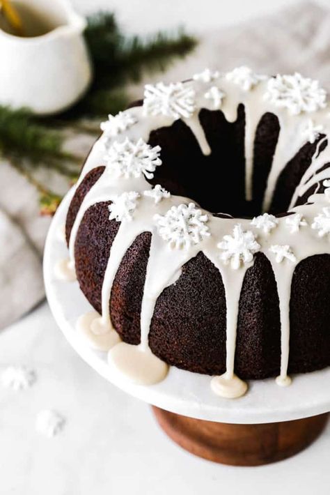 Moist Gingerbread Cake, Moist Gingerbread, Gingerbread Bundt Cake, Pound Cake Glaze, Gingerbread Pancakes, Gingerbread Cake Recipe, Gingerbread Cupcakes, Glaze For Cake, Gingerbread Recipe