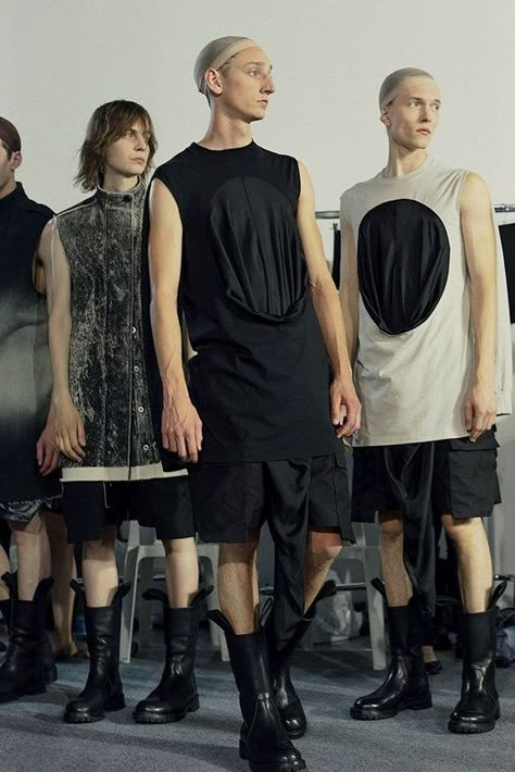 Visions of the Future: Backstage at Rick Owens SS16 Inspiring Aesthetic, F Men, Gentlemans Club, Ramones, Future Fashion, Prince Charming, Dark Fashion, Visual Kei, Minimal Fashion