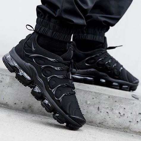 - Are you going to COP or DROP? By @overkillshop Click the link in our bio to shop. Make sure to follow @getswooshed. Vapormax Plus Outfit, Nike Vapormax Plus, Air Vapormax Plus, Nike Air Vapormax Plus, Black Nike Shoes, Nike Slides, Nike Vapormax, Kicks Shoes, Mens Nike Shoes