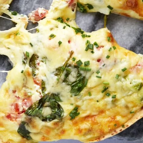 Tortilla Quiche, Wholesome Breakfast Ideas, Egg Tortilla, Breakfast Tortilla, Tortilla Bake, Cottage Cheese Eggs, Food Dolls, Egg Dishes, Breakfast Quiche