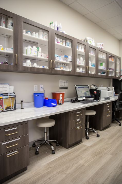 Design Build Veterinary Hospital - Pharmacy Laboratory Design Interior, Veterinary Clinic Design, Veterinary Pharmacy, Laboratory Idea, Hospital Pharmacy, Laboratory Design, Vet Clinic, Office Remodel, Construction Documents