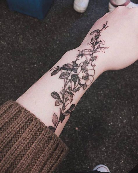 Healed flower tattoo on the left arm. Tattoo Artist: Zihwa Plant Tattoos, Shoo Shoo, Left Arm Tattoos, J Tattoo, Nature Tattoo Sleeve, Tattoos Infinity, Tattoos Inspiration, Tattoos Mandala, Vegan Tattoo