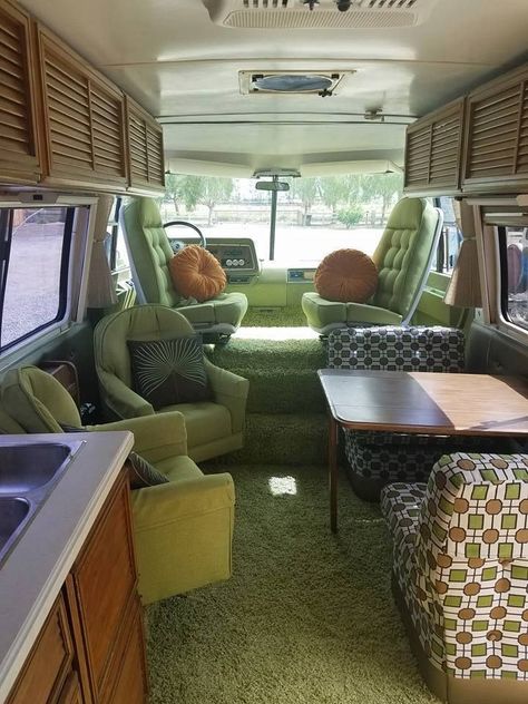 70s Rv Interior, Hymer Motorhome Interior, Vintage Motorhome Interior, Green Camper Interior, Vintage Motorhome, Vintage Trailer Interior, Vintage Camper Interior, Motorhome Interior, Gmc Motorhome