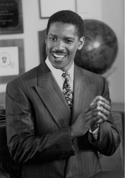 Denzel Washington on the set of the film "Heart Condition" circa 1989. Denzel Washington Philadelphia, Denzel Washington Aesthetic, Young Denzel Washington, Denzel Washington 90s, Heart Conditions, Simple Man, Denzel Washington, All Movies, Shades Of Black